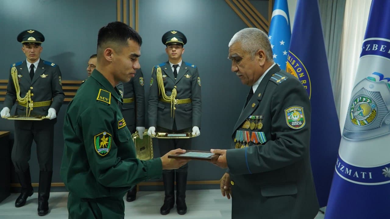 Военнослужащим, достойно завершившим службу, вручены рекомендации для поступления в ВУЗы