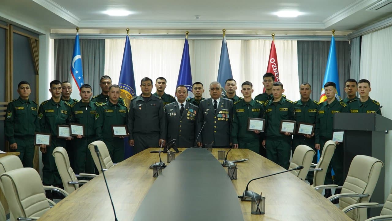 Военнослужащим, достойно завершившим службу, вручены рекомендации для поступления в ВУЗы