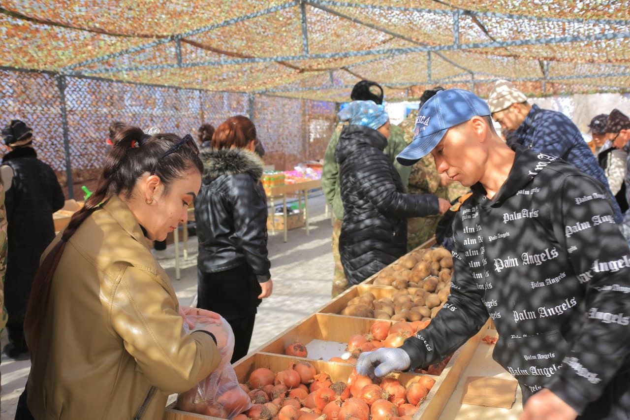 Harbiy xizmatchilar uchun oziq-ovqat yarmarkasi tashkil etildi