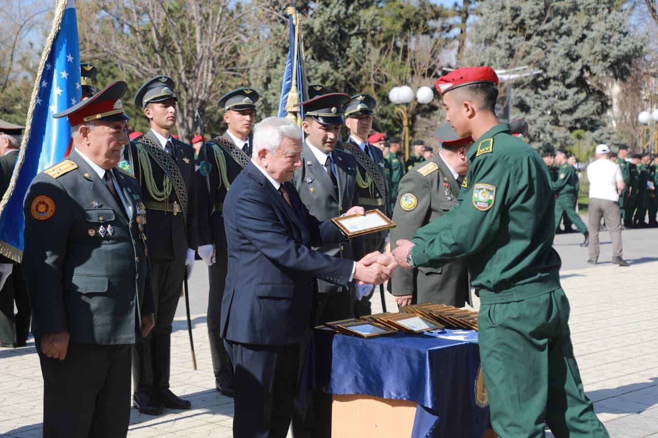 Harbiy xizmatni munosib o‘tagan yoshlar e’tirof etildi