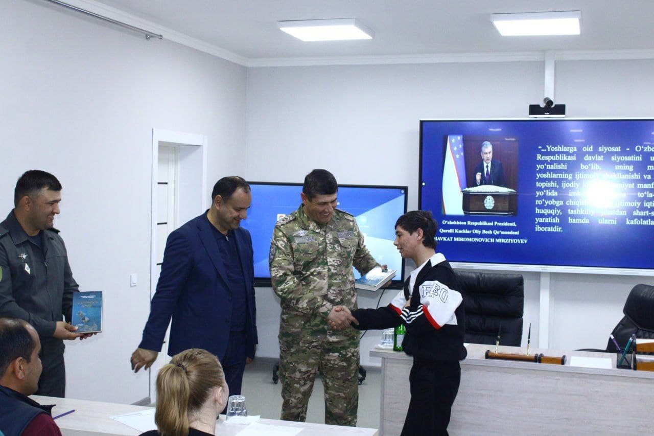 Namanganda yoshlar harbiy qism mehmoni bo‘ldi