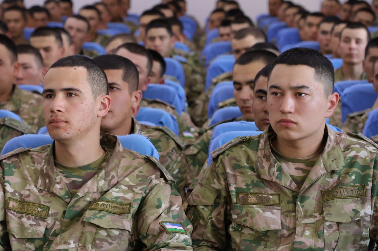 Qo‘mondon askarlar bilan ochiq muloqot o‘tkazdi