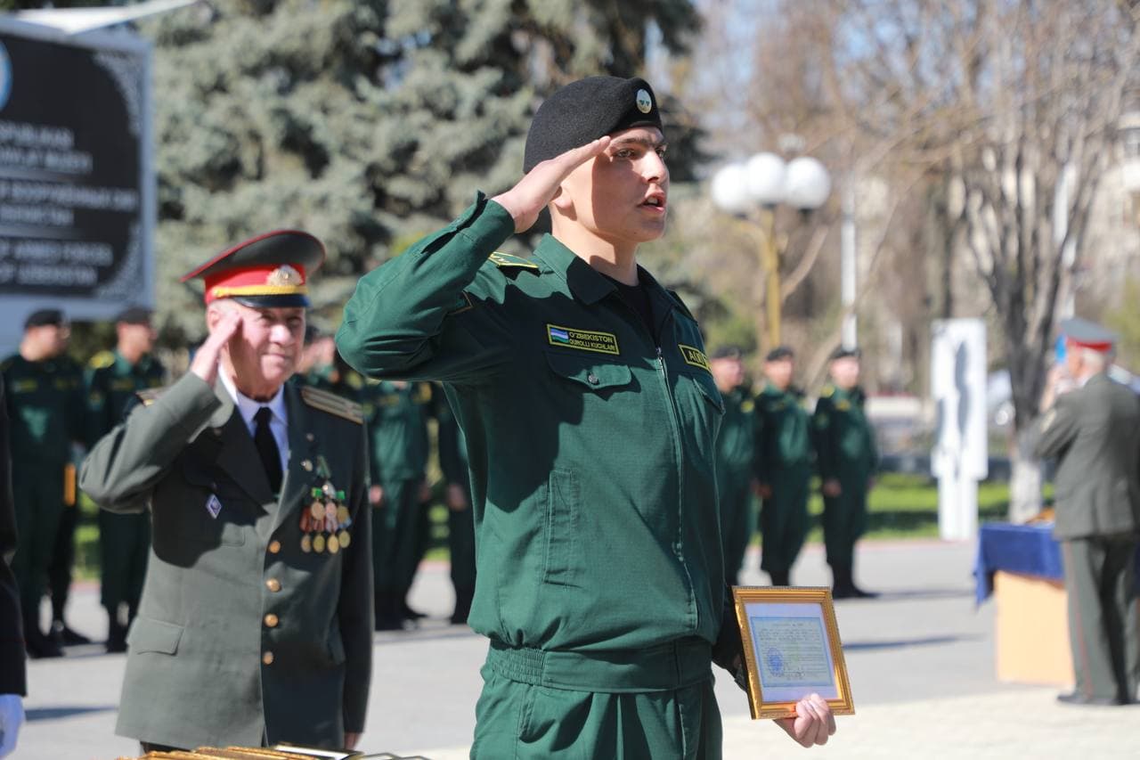 Harbiy xizmatni munosib o‘tagan yoshlar e’tirof etildi