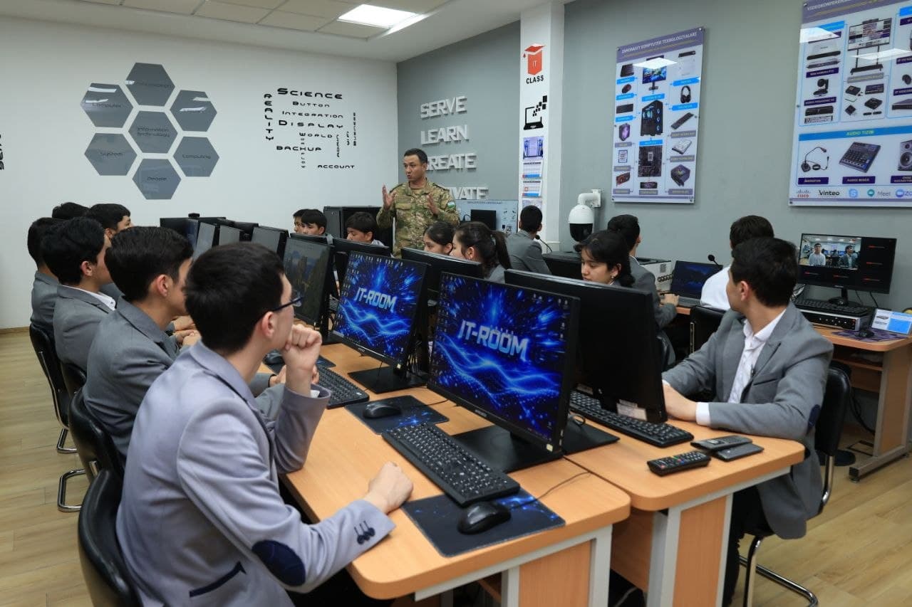 Zangiota tumanidagi harbiy qismda “Rahbar va yoshlar” uchrashuvi tashkil etildi