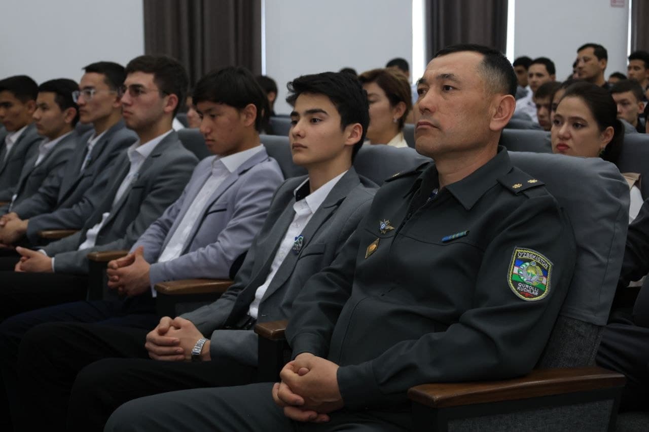 Zangiota tumanidagi harbiy qismda “Rahbar va yoshlar” uchrashuvi tashkil etildi