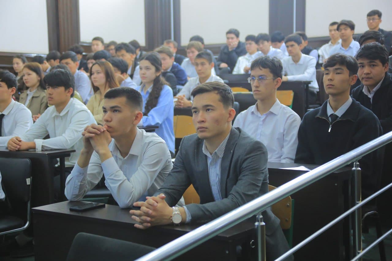 Faxriylar talaba yoshlar bilan uchrashdi