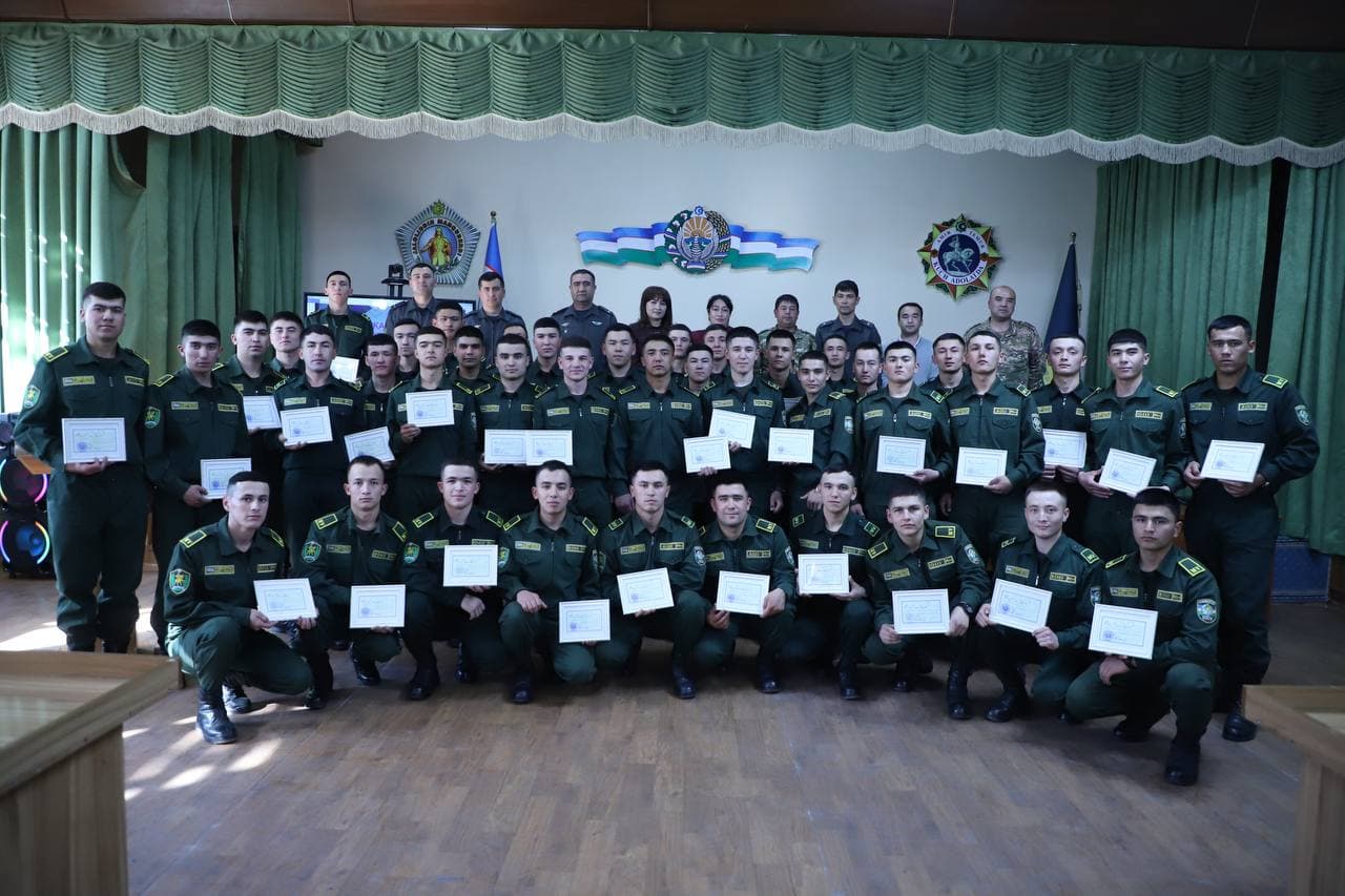 Muddatli harbiy xizmatchilar o‘z uylariga tantanali ravishda kuzatildi