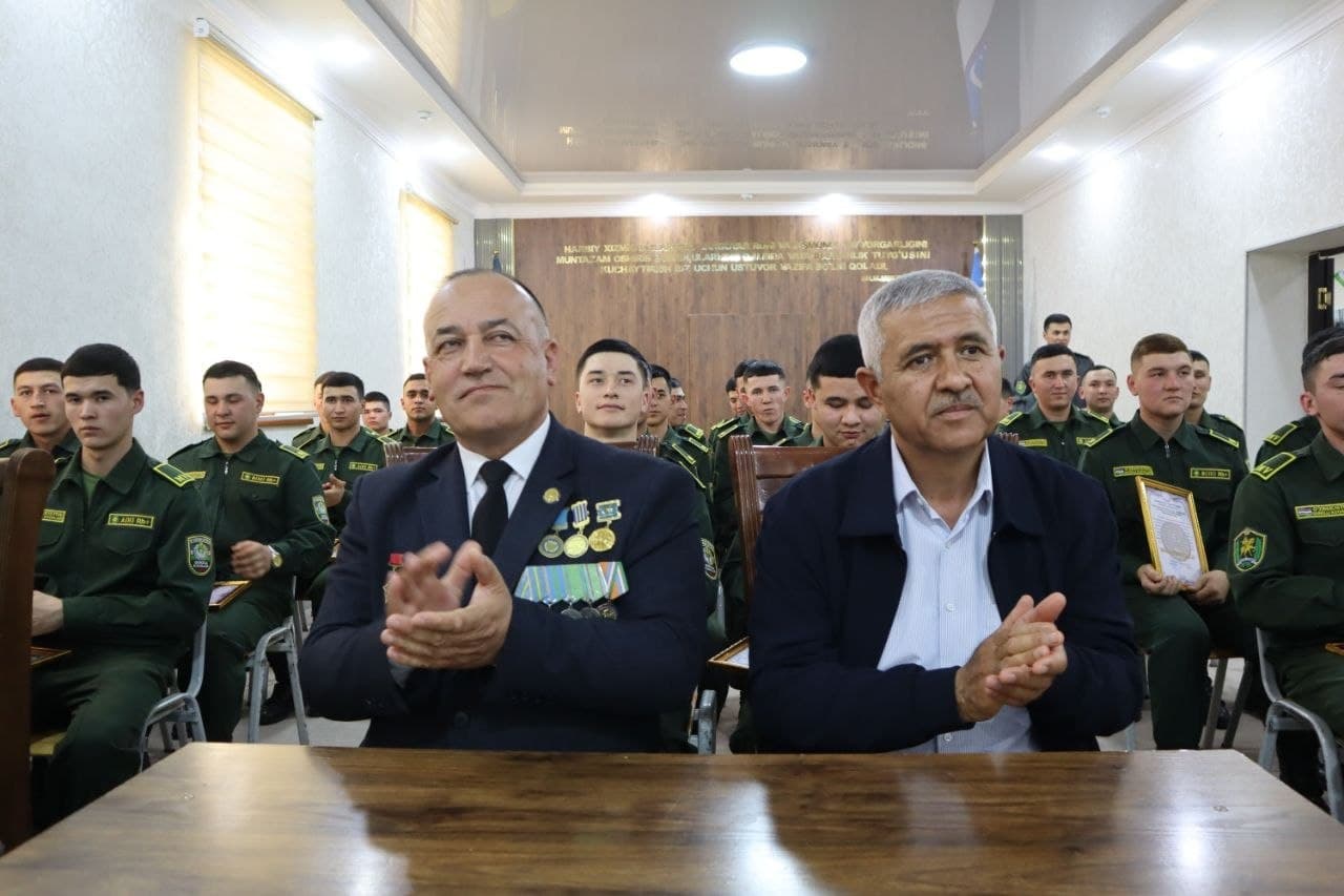 Muddatli harbiy xizmatchilar o‘z uylariga tantanali ravishda kuzatildi