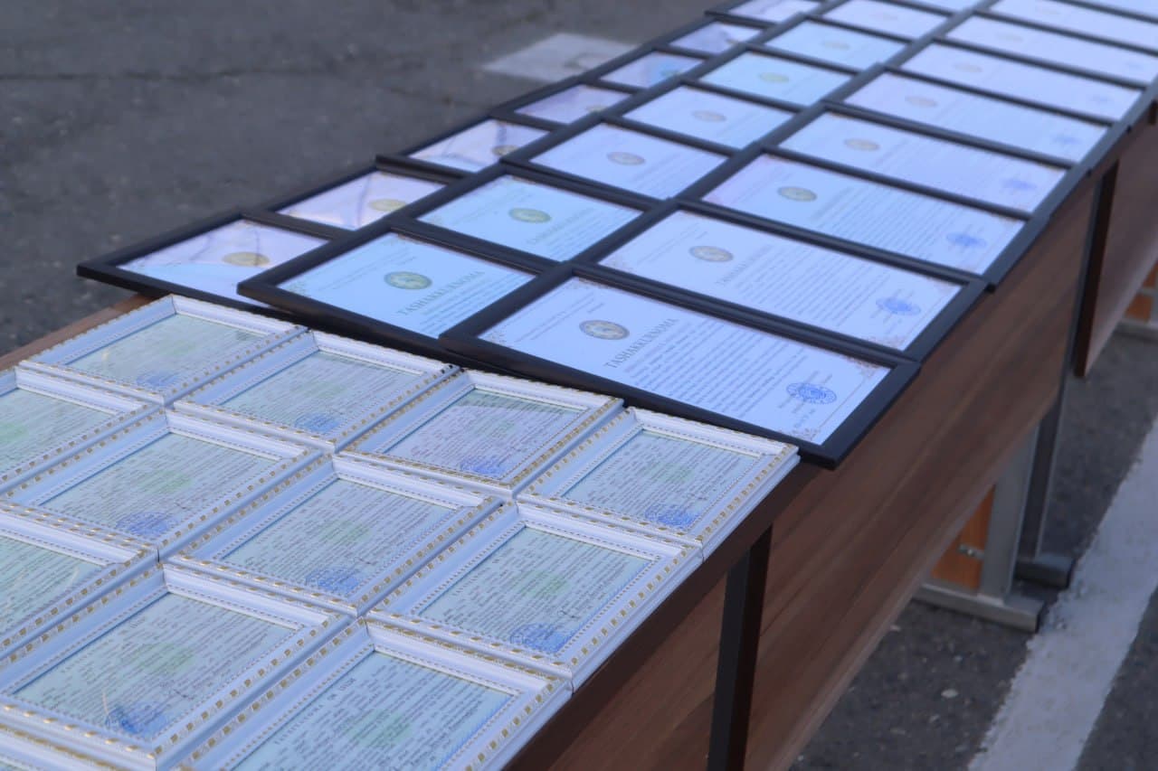 Muddatli harbiy xizmatchilar o‘z uylariga tantanali ravishda kuzatildi