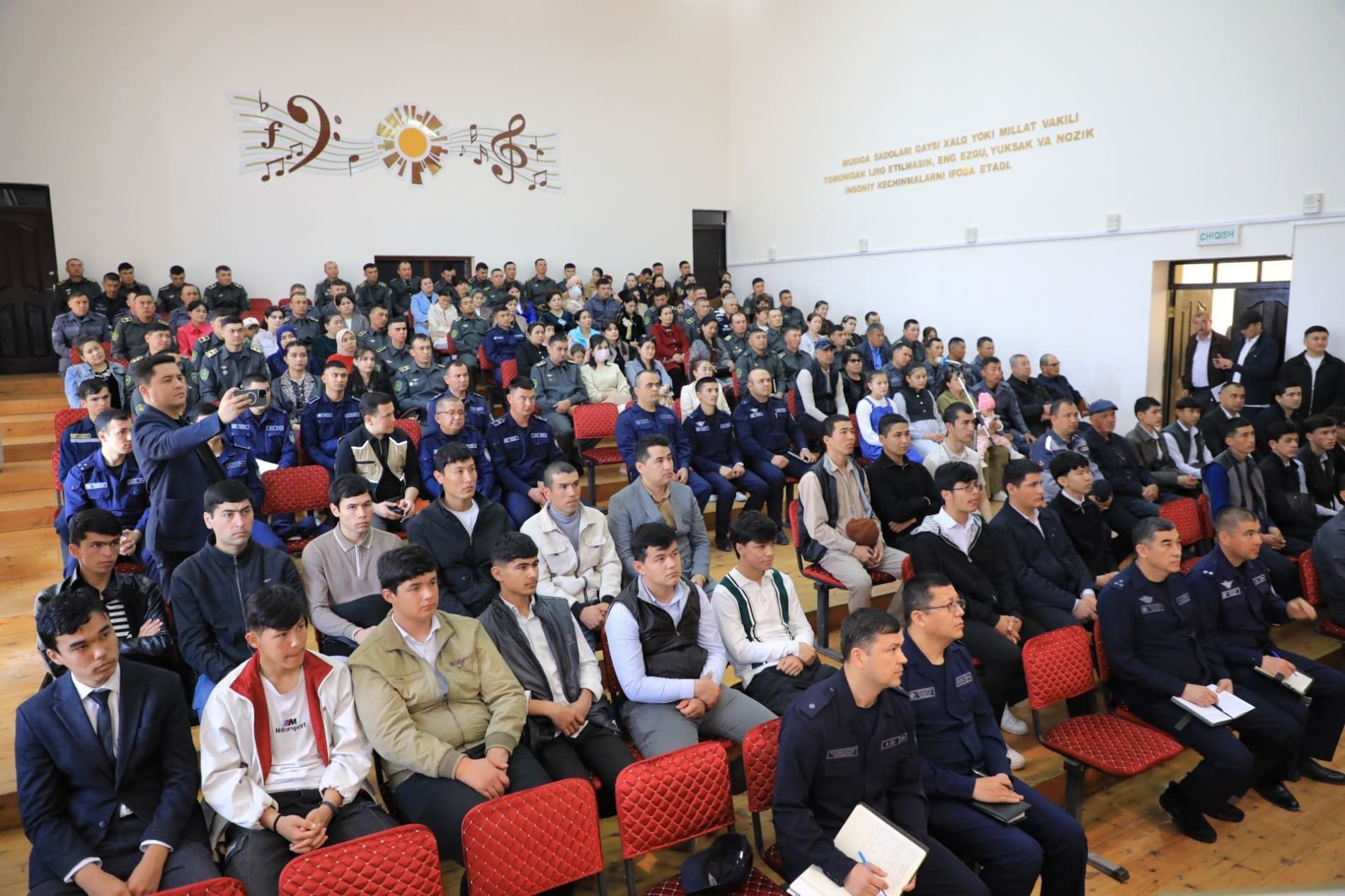 Zarafshonda ommaviy sayyor qabul o‘tkazildi