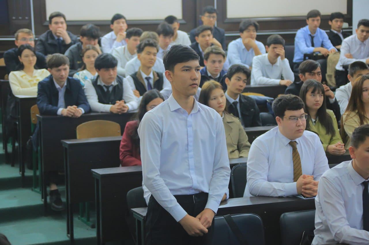 Faxriylar talaba yoshlar bilan uchrashdi