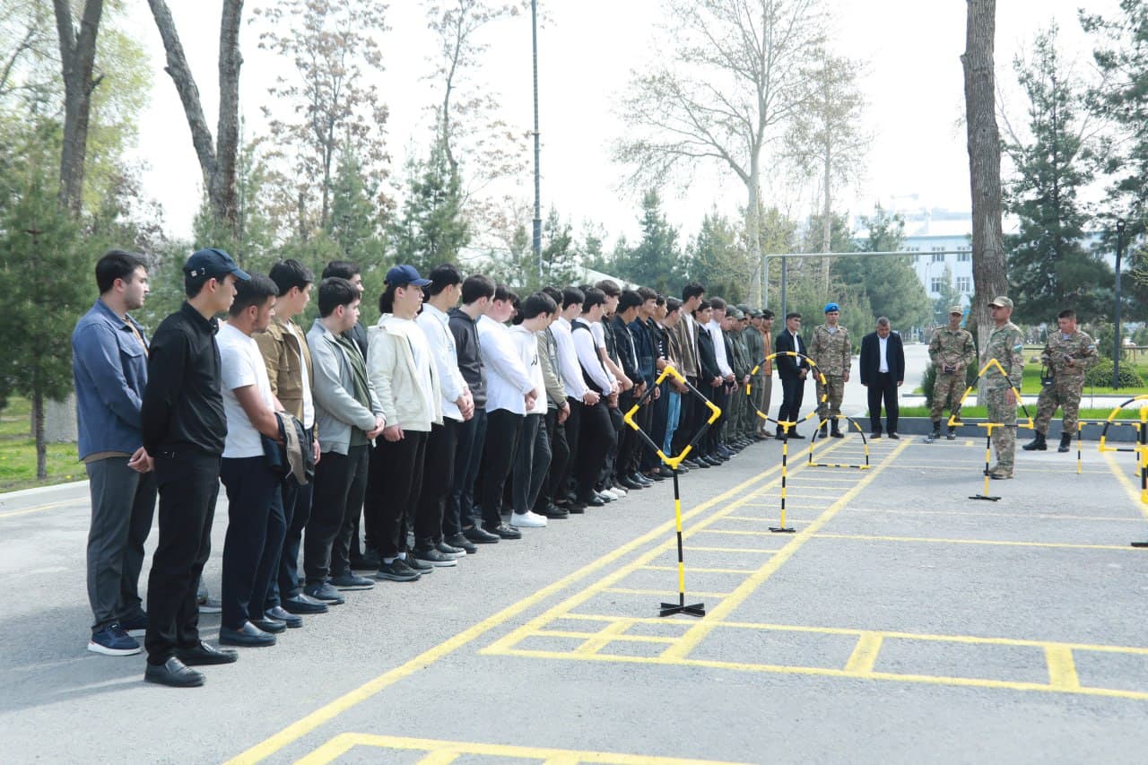 Yoshlar harbiy hayot bilan tanishdi