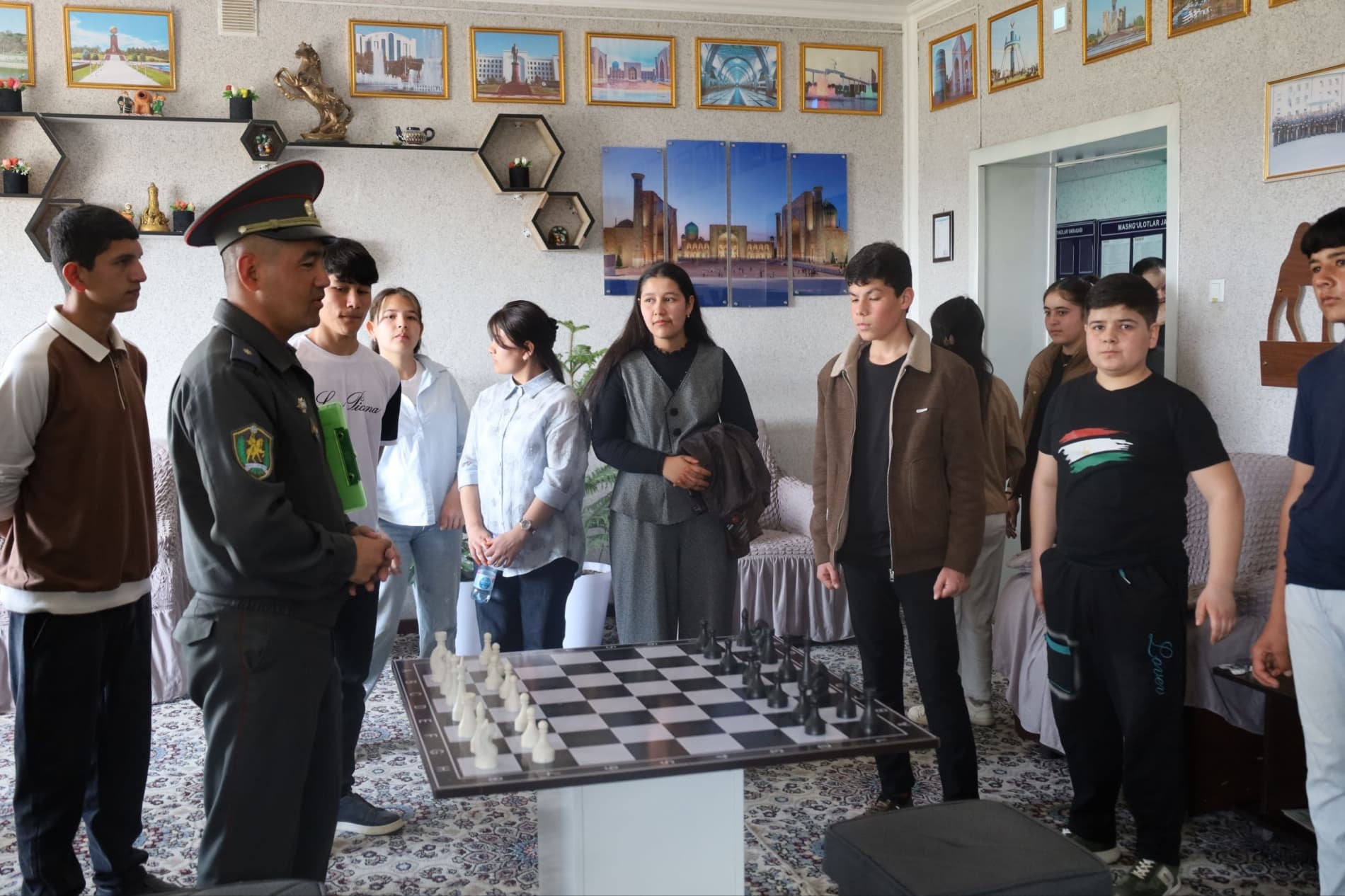 Qo‘mondon tomonidan viloyatlardagi harbiy qismlarga biriktirilgan yoshlar muammolari o‘rganildi