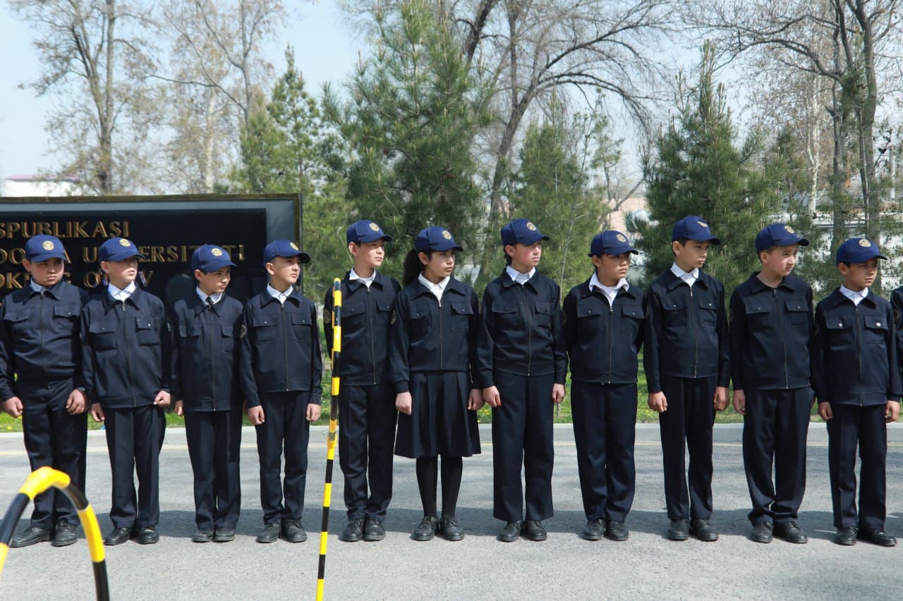 Yoshlar harbiy hayot bilan tanishdi