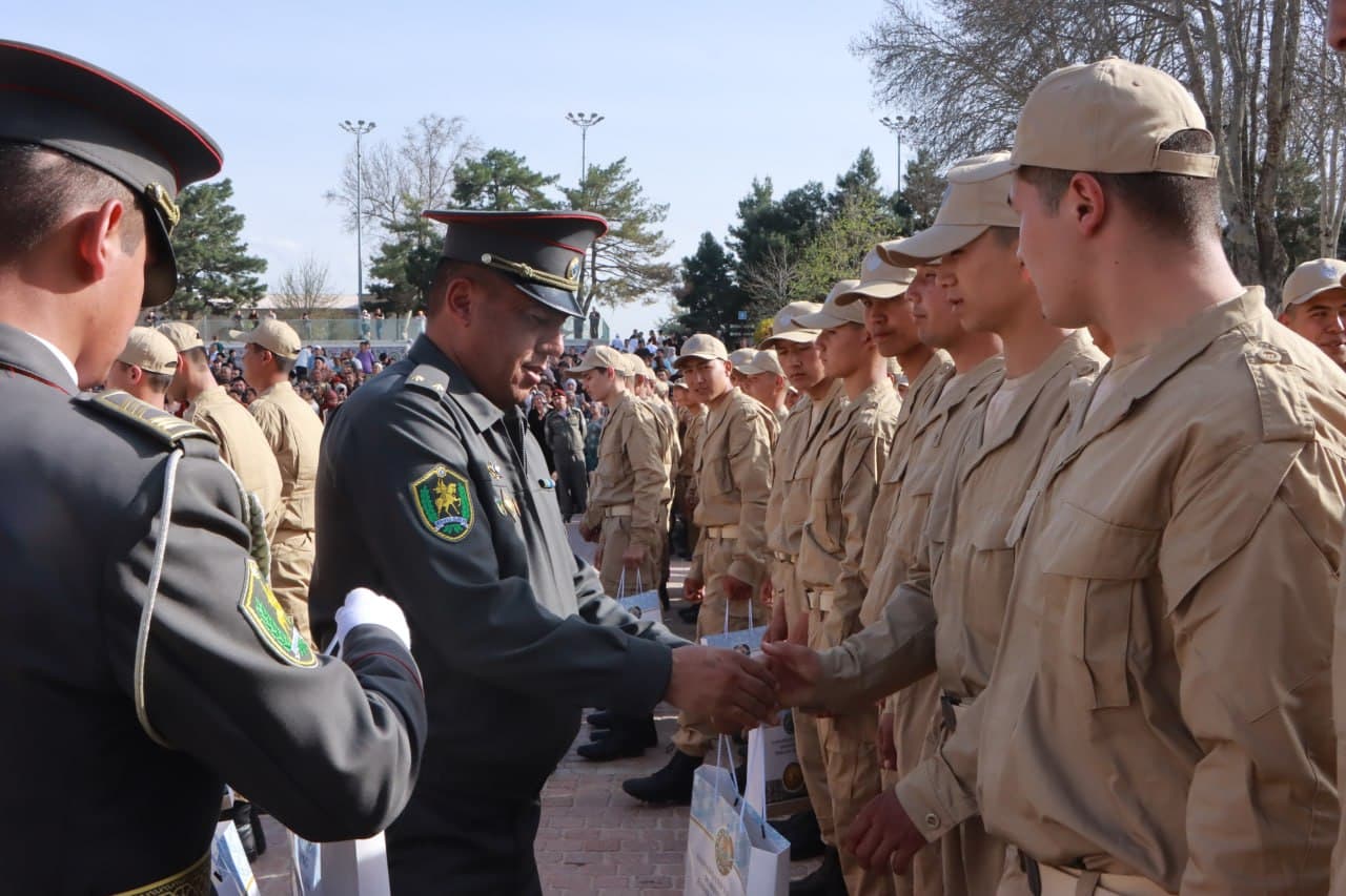 Samarqandlik yoshlar Vatan himoyasiga tantanali ravishda kuzatildi