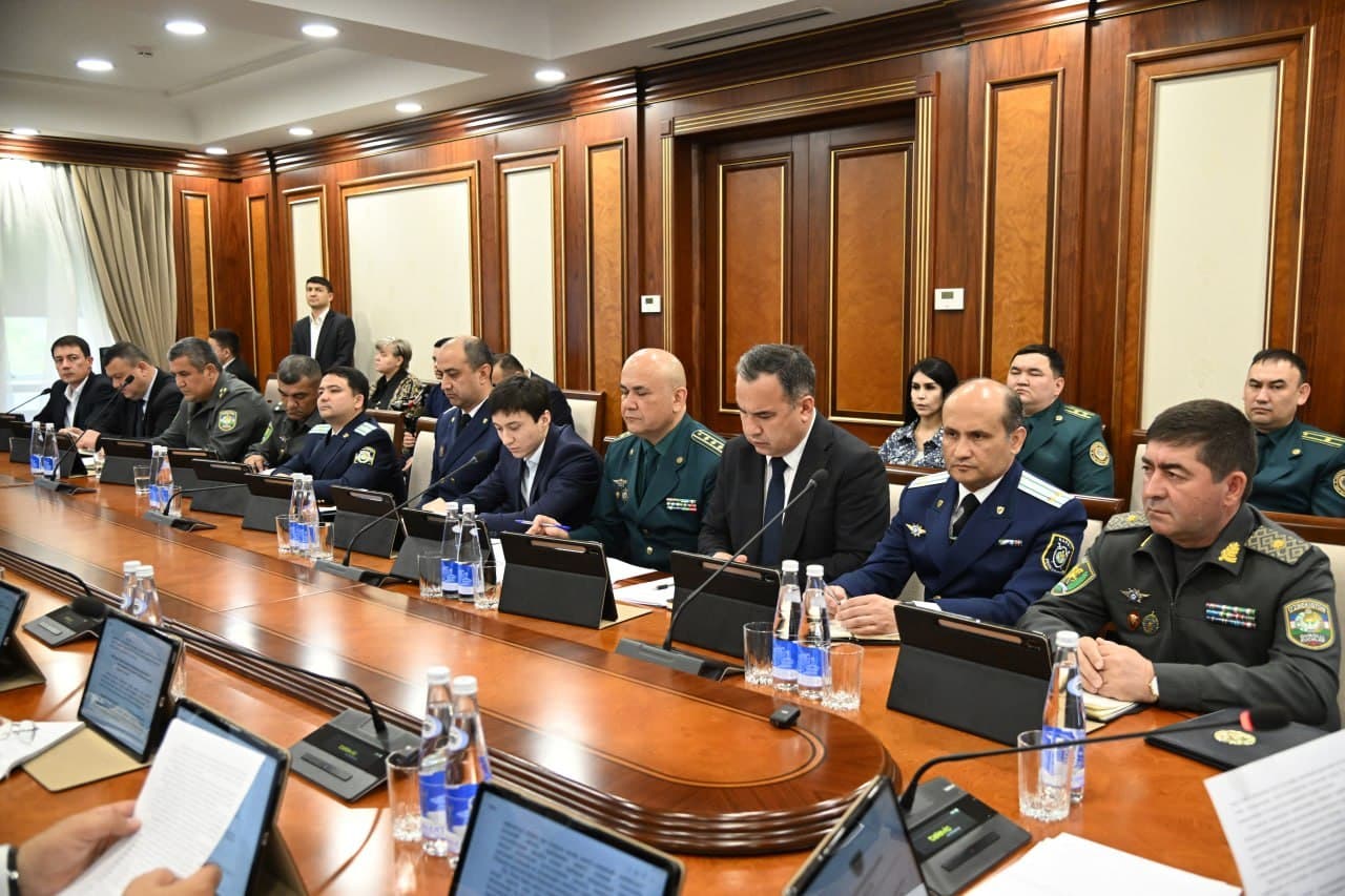 “Umumiy harbiy majburiyat va harbiy xizmat to‘g‘risida”gi Qonunning oliy ta’lim muassasalarida ijro etilishi holati o‘rganildi