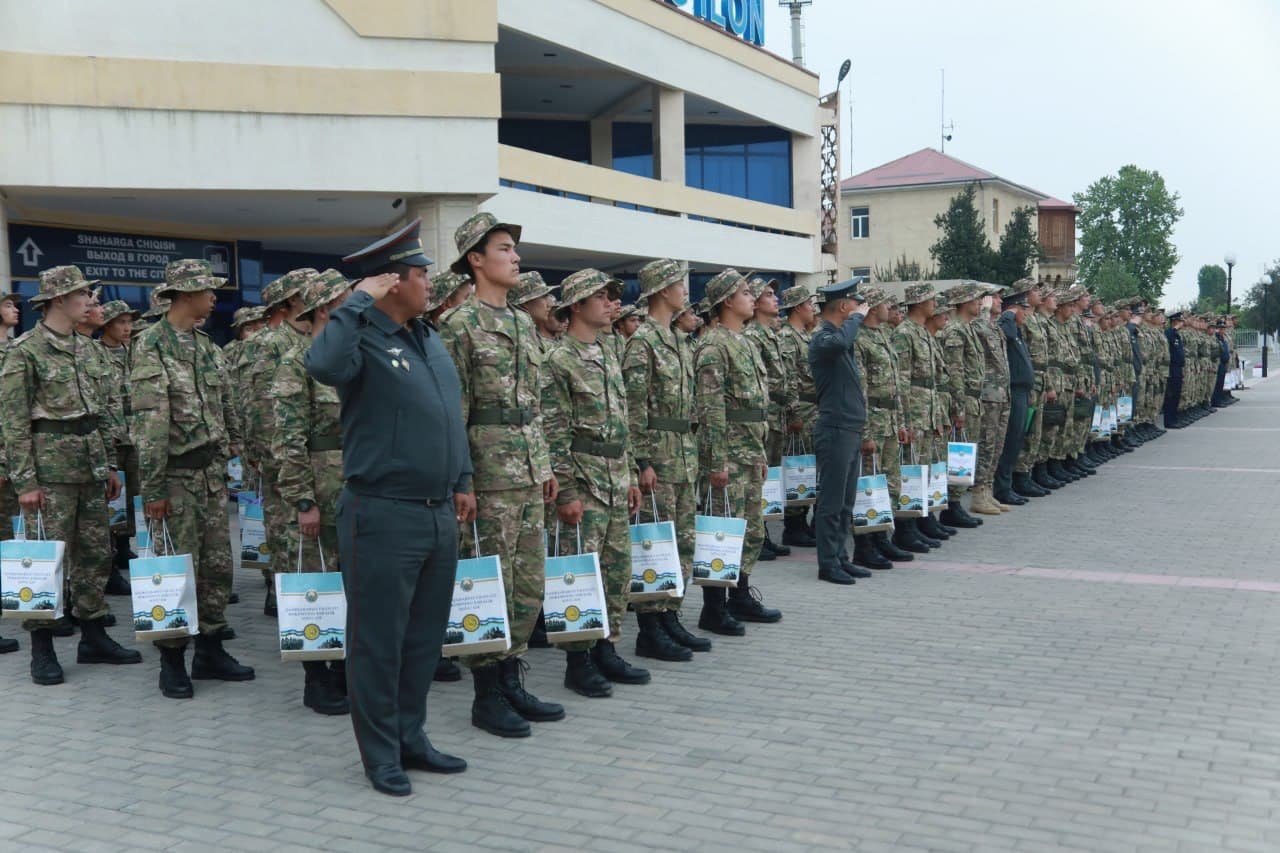 Yurt o‘g‘lonlari yigitlik burchini ado etish uchun muddatli harbiy xizmatga yo‘l oldi