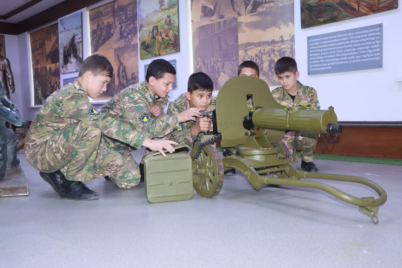 Yoshlar harbiy hayot bilan yaqindan tanishdi