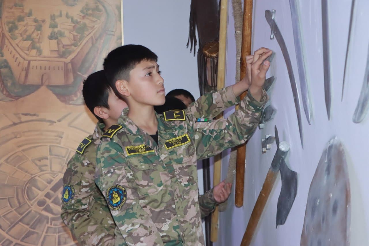Yoshlar harbiy hayot bilan yaqindan tanishdi