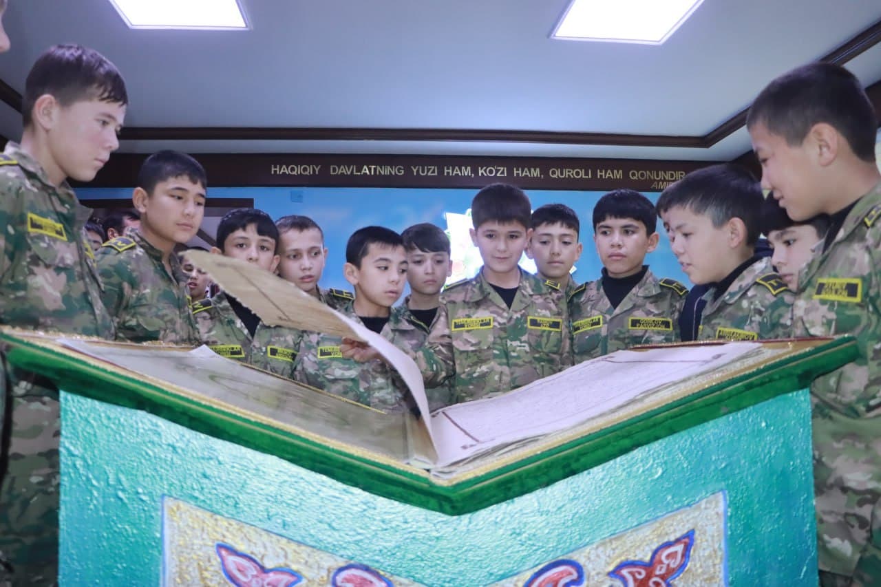 Yoshlar harbiy hayot bilan yaqindan tanishdi