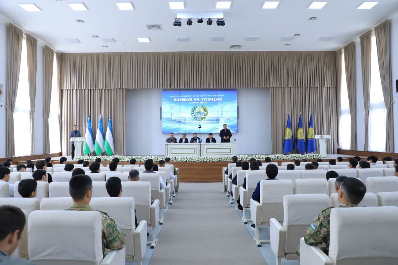 “Rahbar va yoshlar” uchrashuvi — ochiq muloqot maydoni