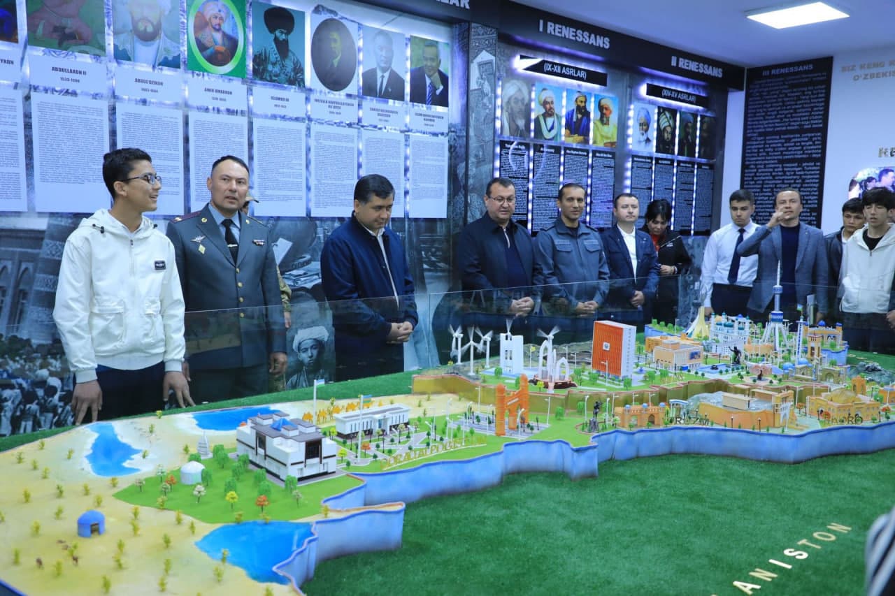 “Rahbar va yoshlar” uchrashuvi — ochiq muloqot maydoni