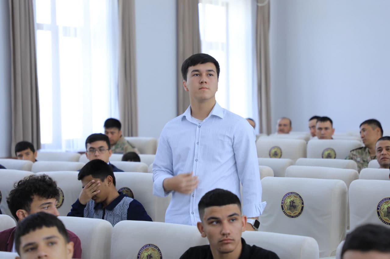 “Rahbar va yoshlar” uchrashuvi — ochiq muloqot maydoni