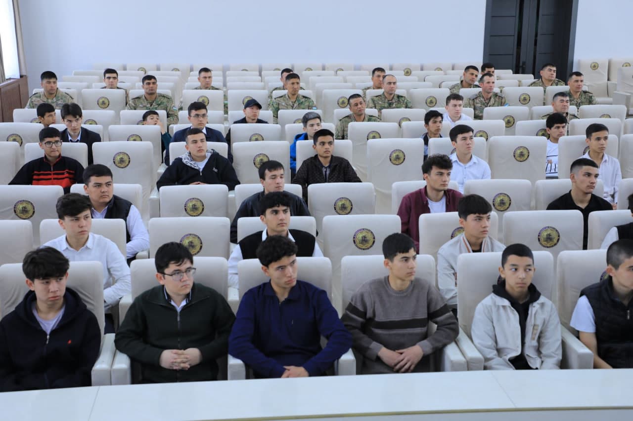 “Rahbar va yoshlar” uchrashuvi — ochiq muloqot maydoni