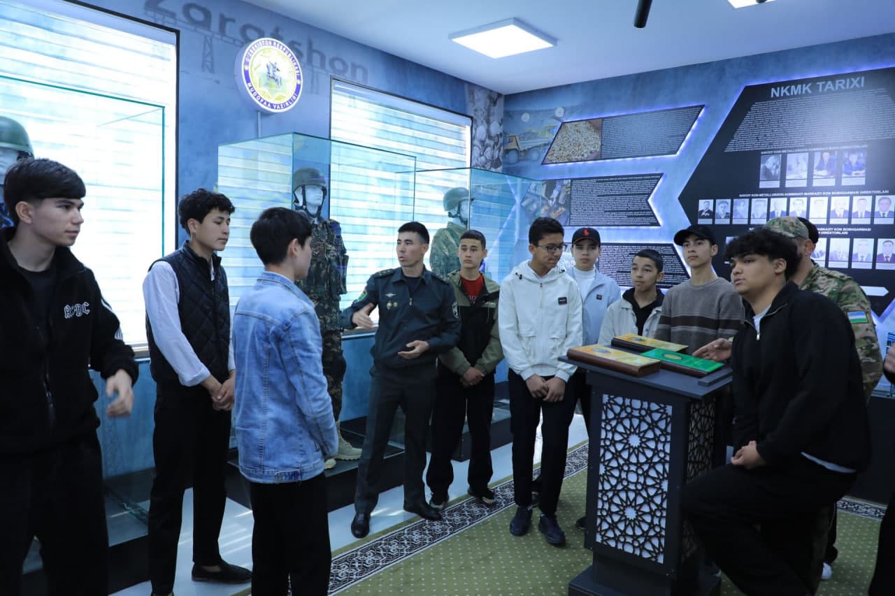 “Rahbar va yoshlar” uchrashuvi — ochiq muloqot maydoni