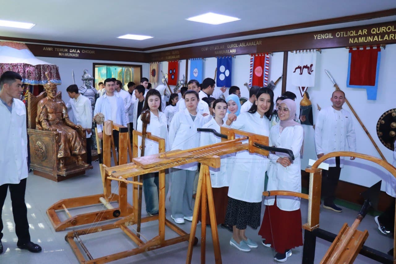 Bo‘lajak shifokorlar harbiy hayot bilan tanishdi