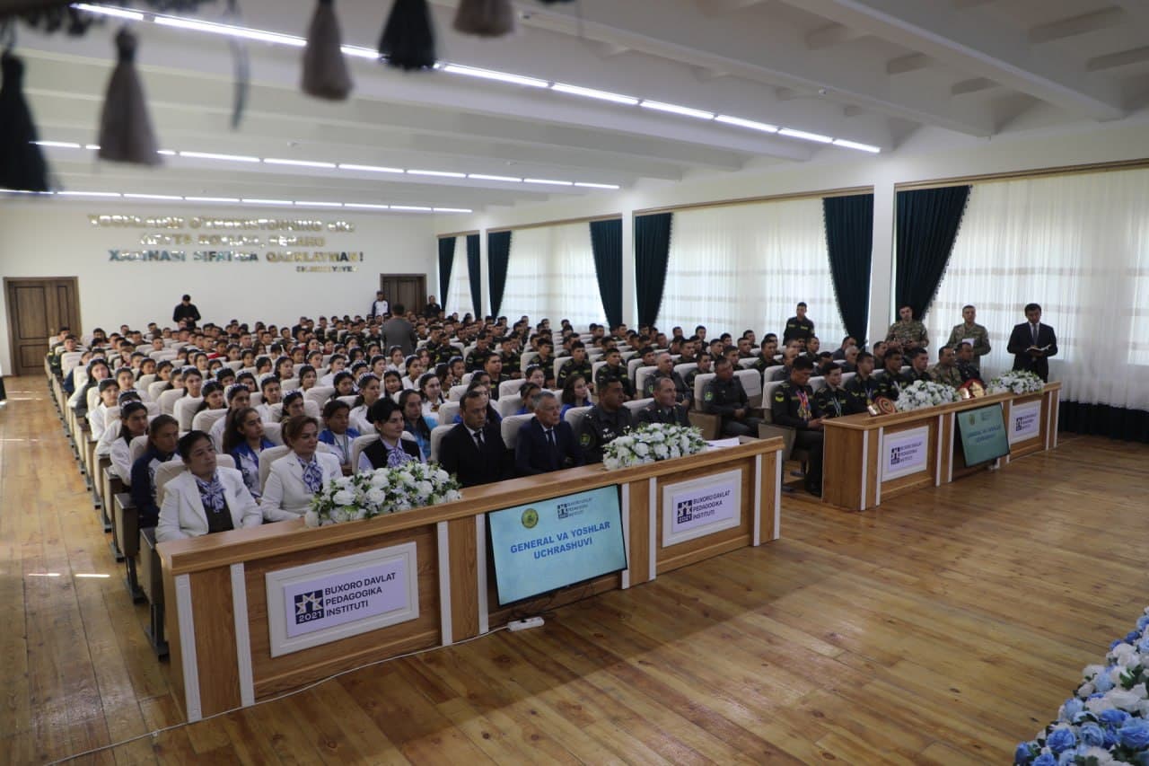 Buxoroda general yoshlar bilan uchrashdi