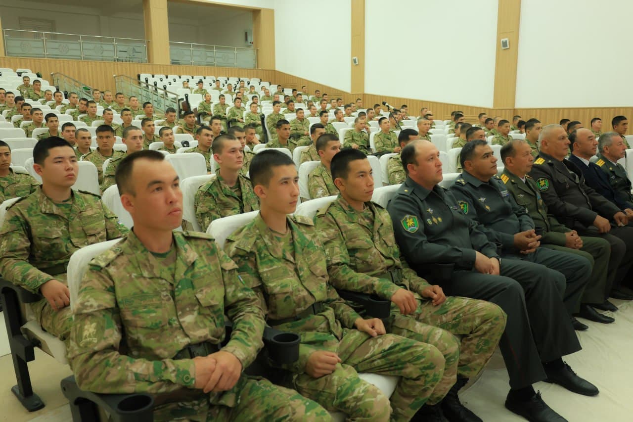 Askarlar yaqinlari bilan samimiy muloqot qilishdi