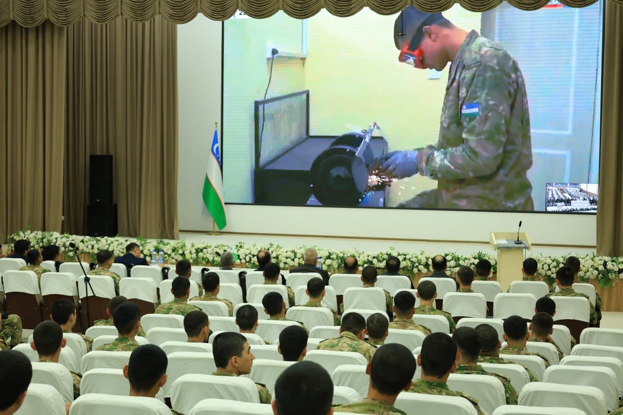 Askarlar yaqinlari bilan samimiy muloqot qilishdi