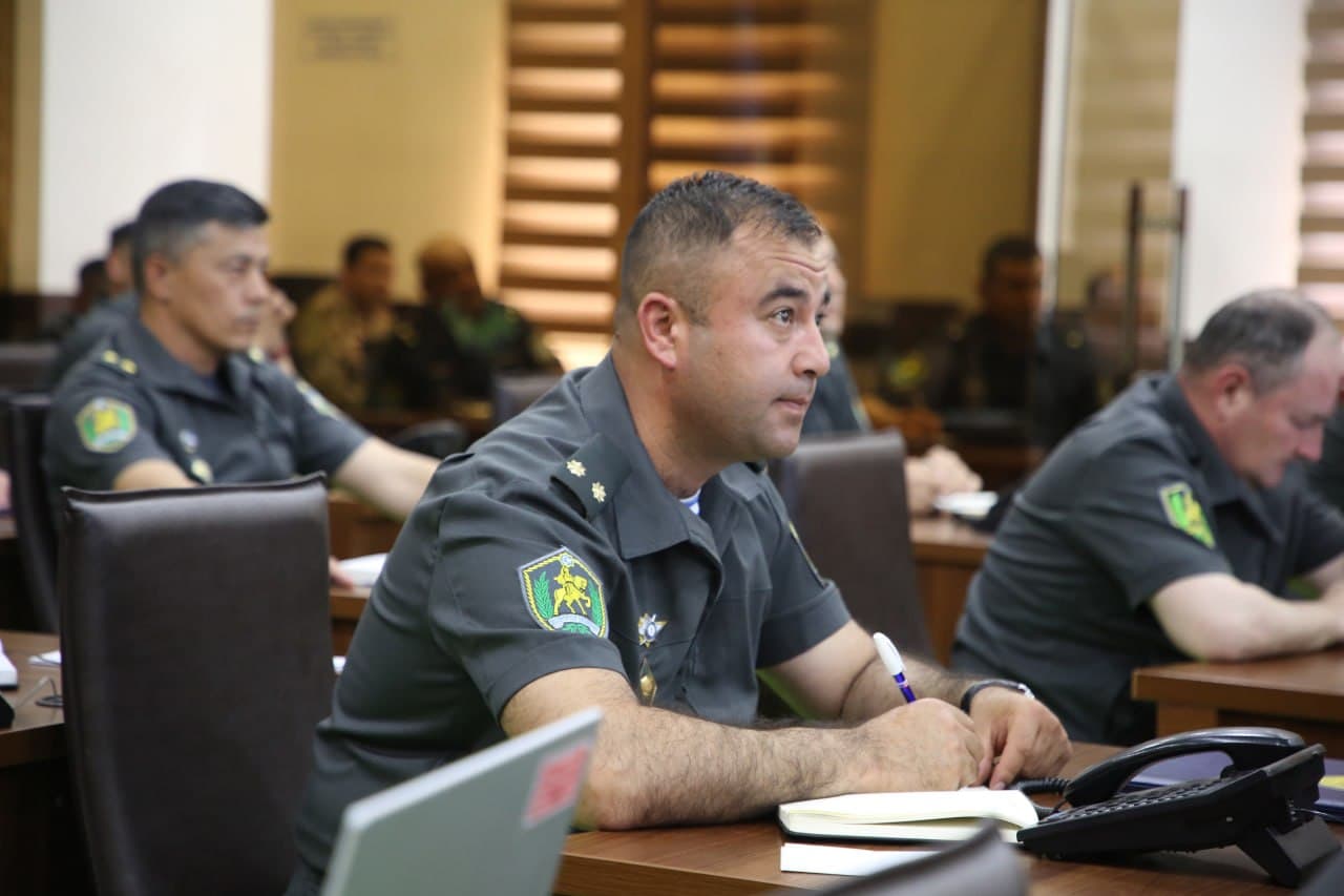 Okrug boshqaruv apparatida sarhisob yig‘ilishi o‘tkazildi