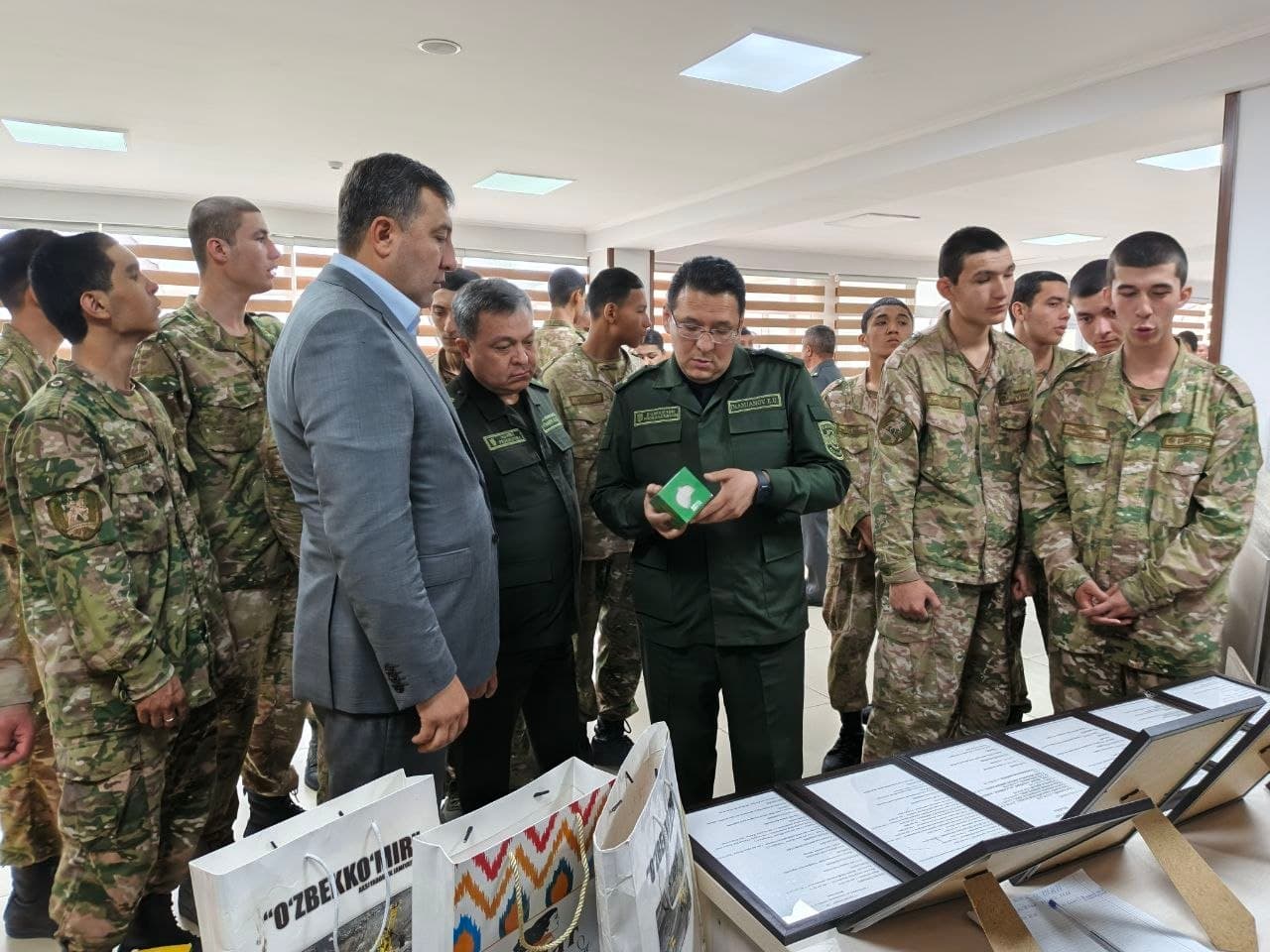 Angrenda “Rahbarlar va yoshlar uchrashuvi” o‘tkazildi