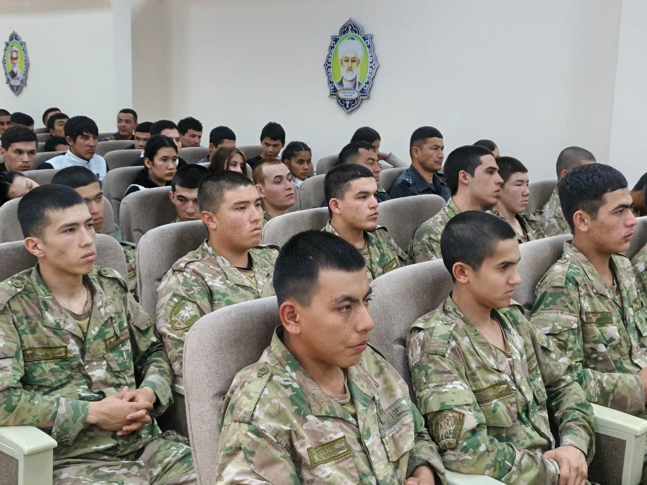 Angrenda “Rahbarlar va yoshlar uchrashuvi” o‘tkazildi