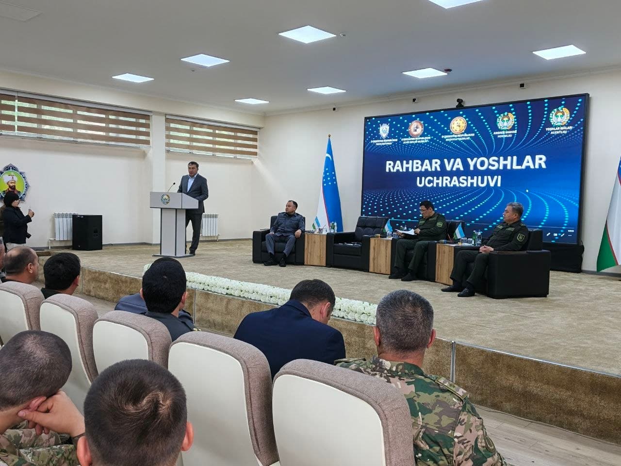 Angrenda “Rahbarlar va yoshlar uchrashuvi” o‘tkazildi