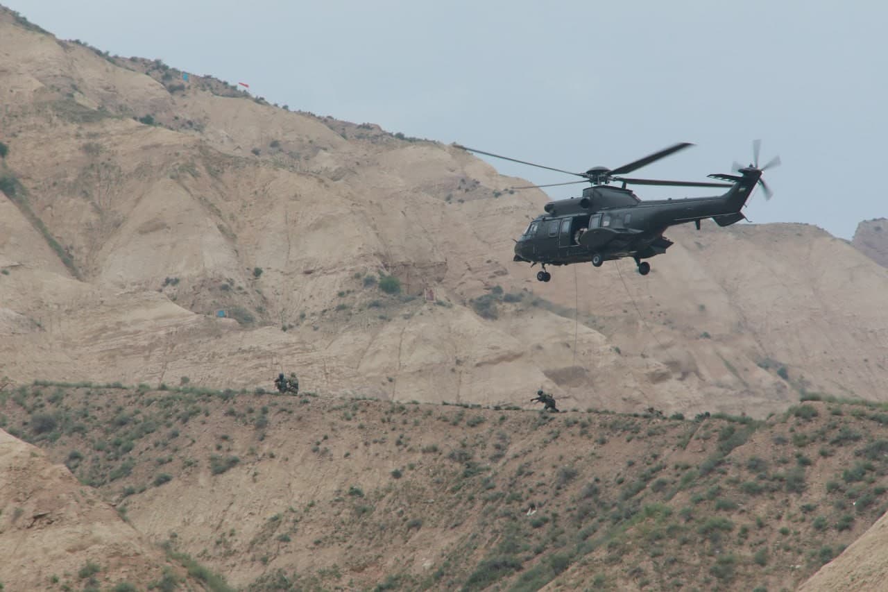 “Doʻstlik–2026”: Oʻzbekiston va Hindiston harbiylari ishtirokidagi oʻquv mashgʻulotlari yakunlandi