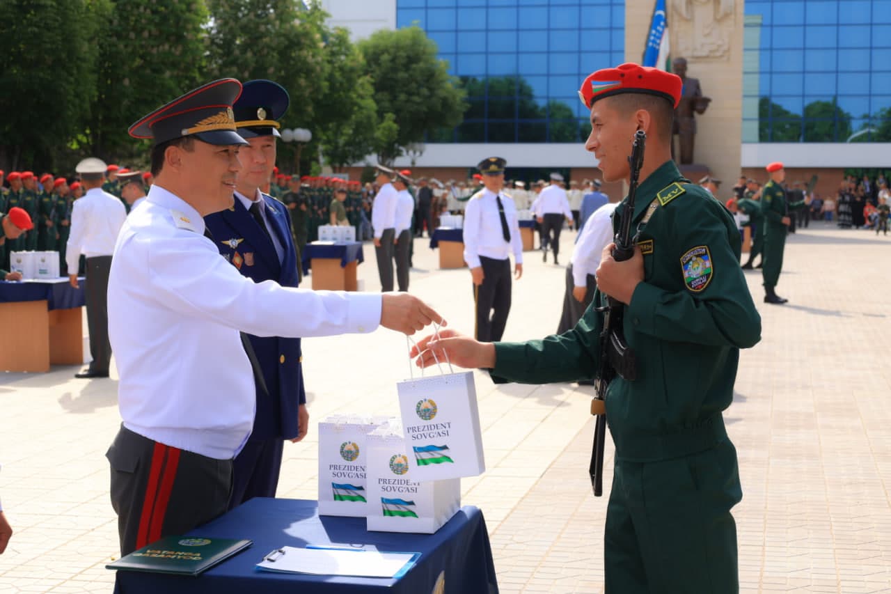 Mudofaa vazirligi qo‘shinlarida muddatli harbiy xizmatchilar Vatanga qasamyod keltirdi