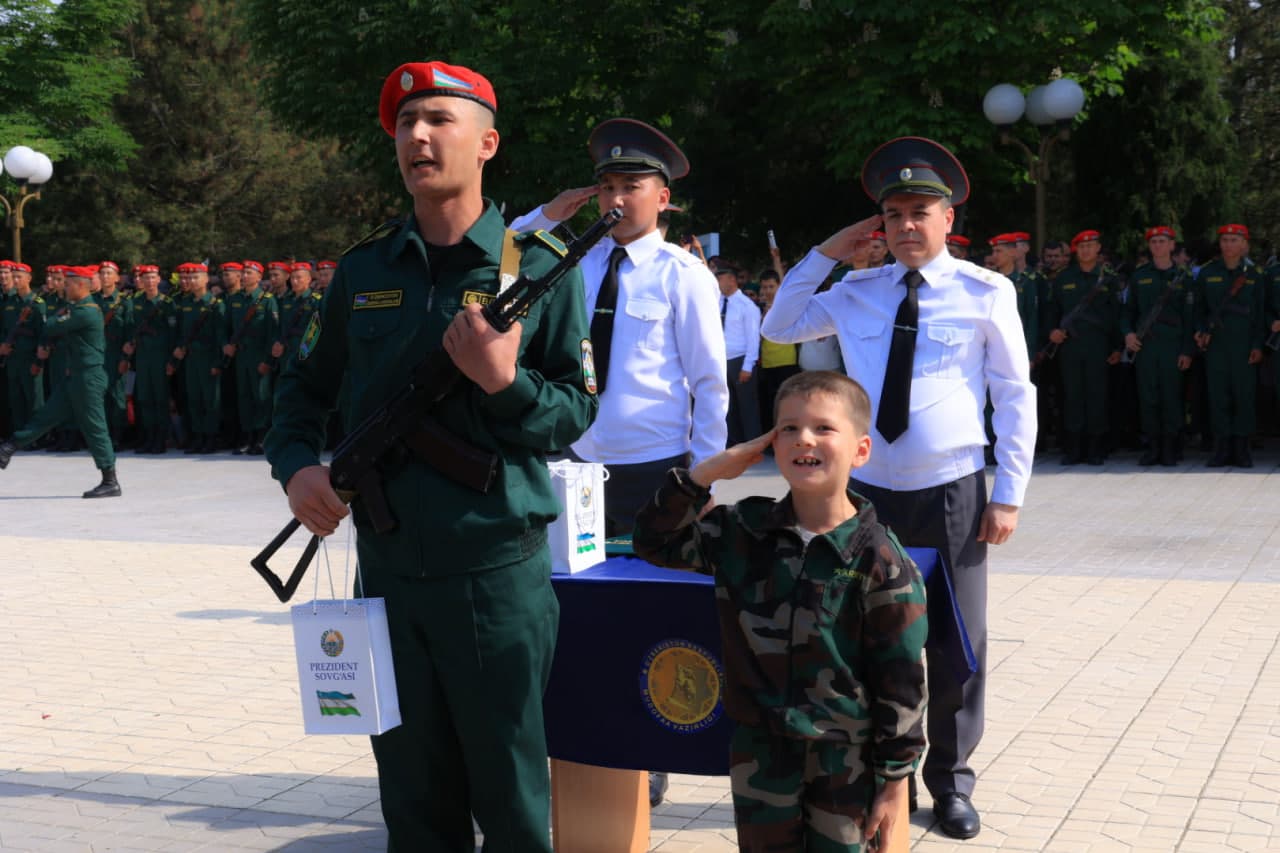 Mudofaa vazirligi qo‘shinlarida muddatli harbiy xizmatchilar Vatanga qasamyod keltirdi