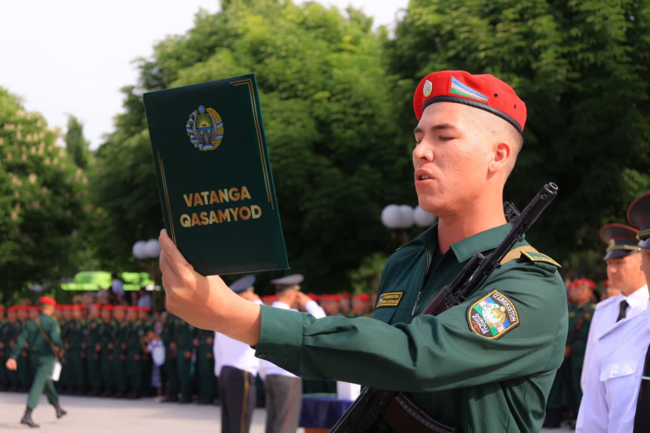 Mudofaa vazirligi qo‘shinlarida muddatli harbiy xizmatchilar Vatanga qasamyod keltirdi