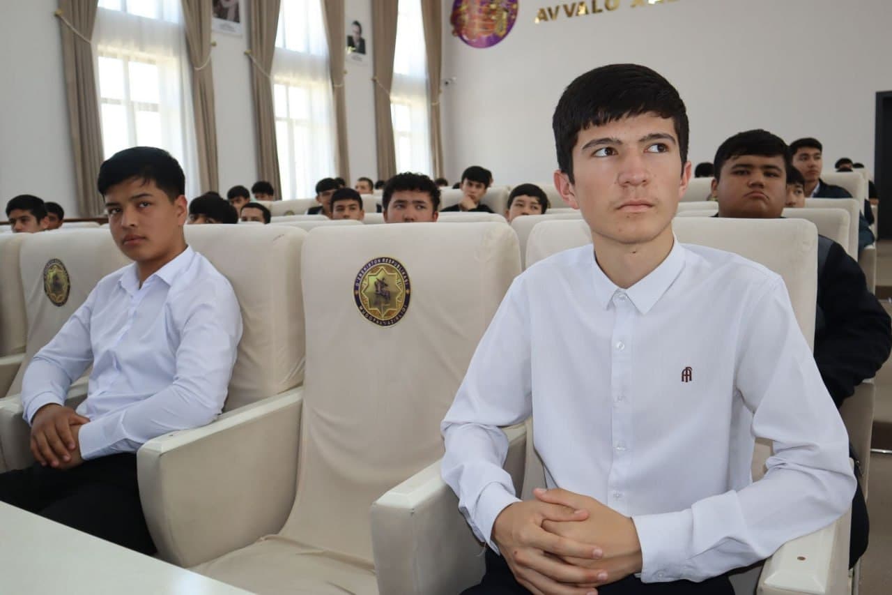 Harbiy qismdagi uchrashuv yoshlar uchun ilhom va ibrat manbaiga aylandi