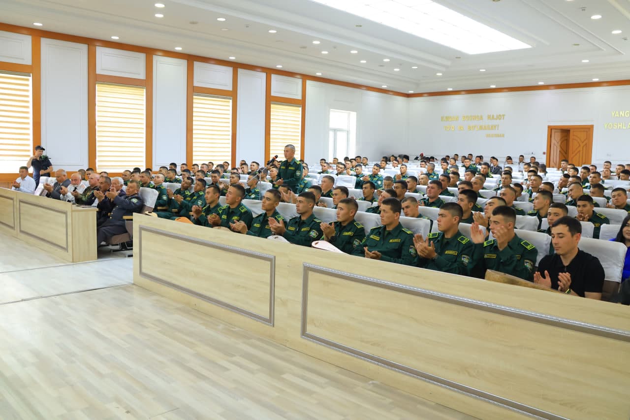 Denov tumanida “Hokim va askarlar” uchrashuvi bo‘lib o‘tdi