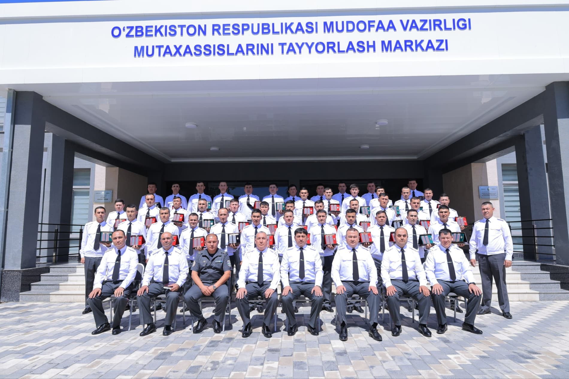 Ilk ofitserlik unvoni — unitilmas lahzalar
