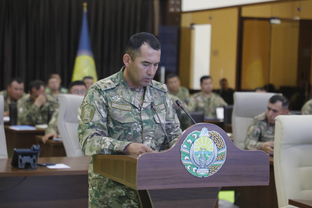 Okrug boshqaruv apparatida sarhisob yig‘ilishi bo‘lib o‘tdi