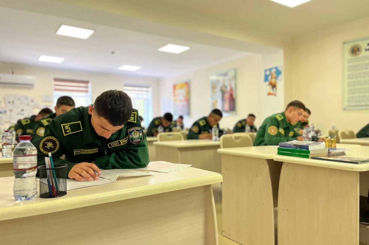 Nukusda muddatli harbiy xizmatchilarning bilim salohiyati sinovdan o‘tkazildi