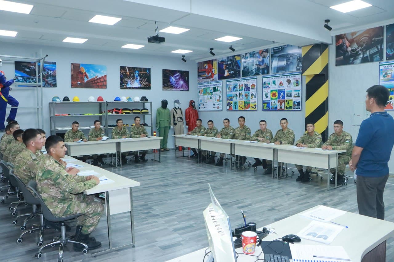 Navoiy garnizonida askarlar kelajagi uchun keng imkoniyatlar yaratilmoqda