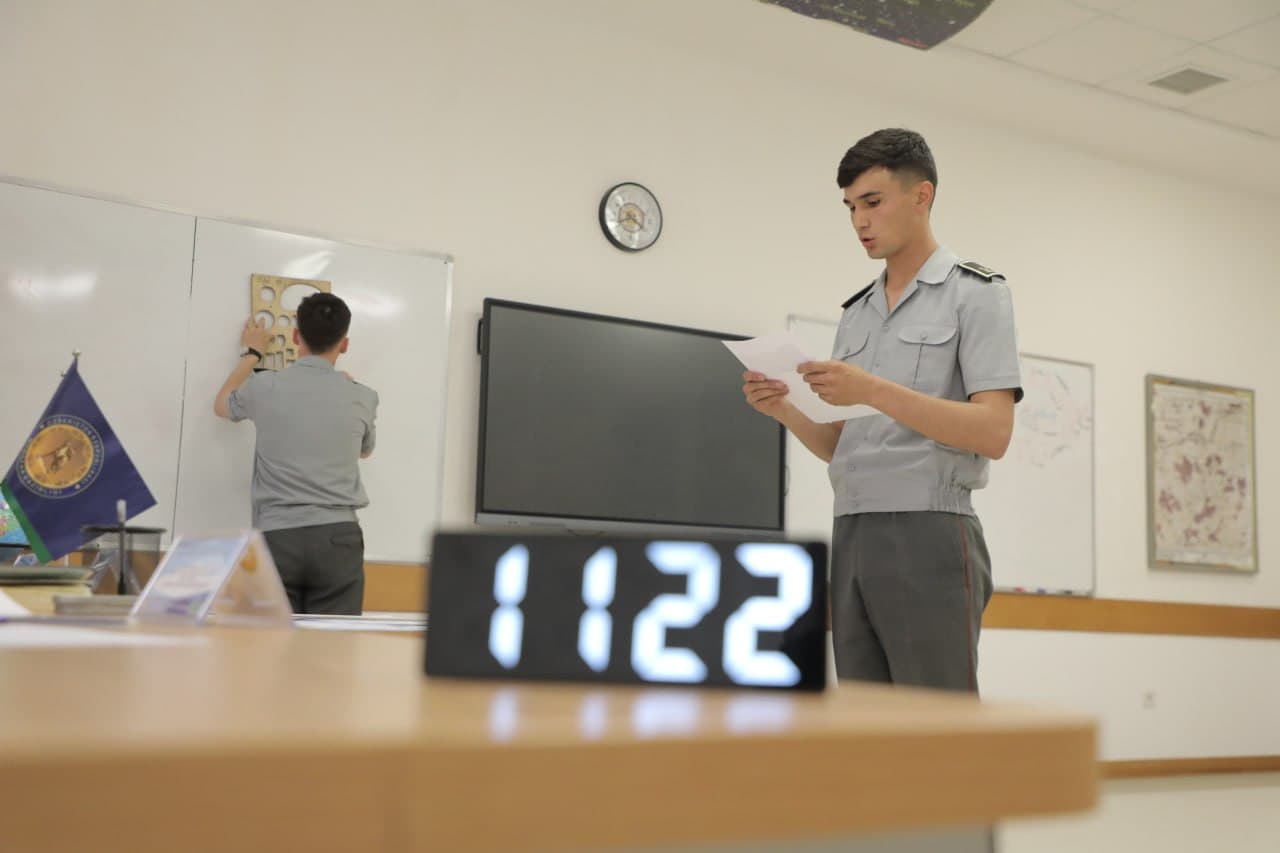 Oliy harbiy ta’lim muassasalari kursantlari davlat attestatsiya imtihonlaridan o‘tmoqda