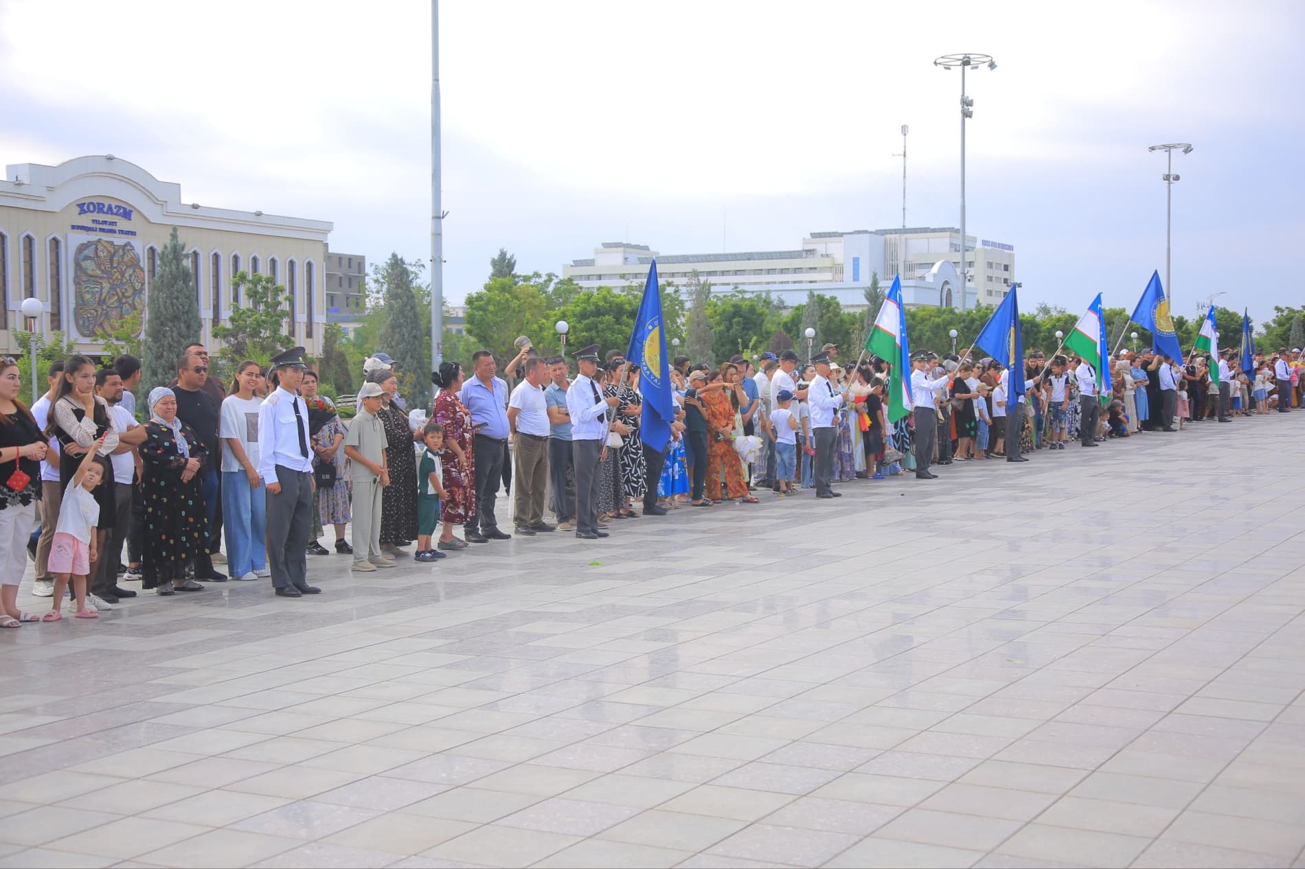 Jaloliddin Manguberdi harbiy akademik litseyi bitiruvchilari katta hayot sari kuzatildi