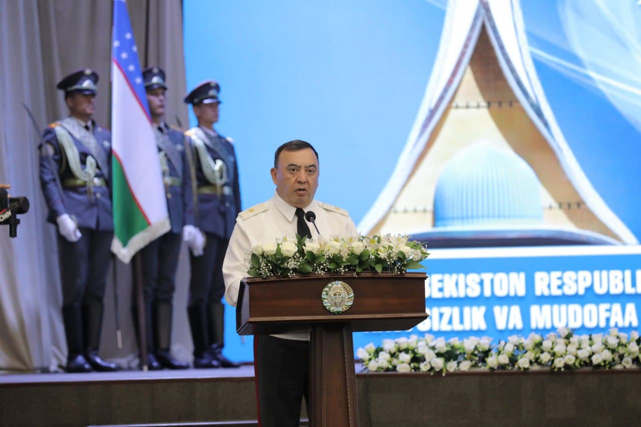 Bir guruh ofitserlarga magistrlik diplomi tantanali topshirildi